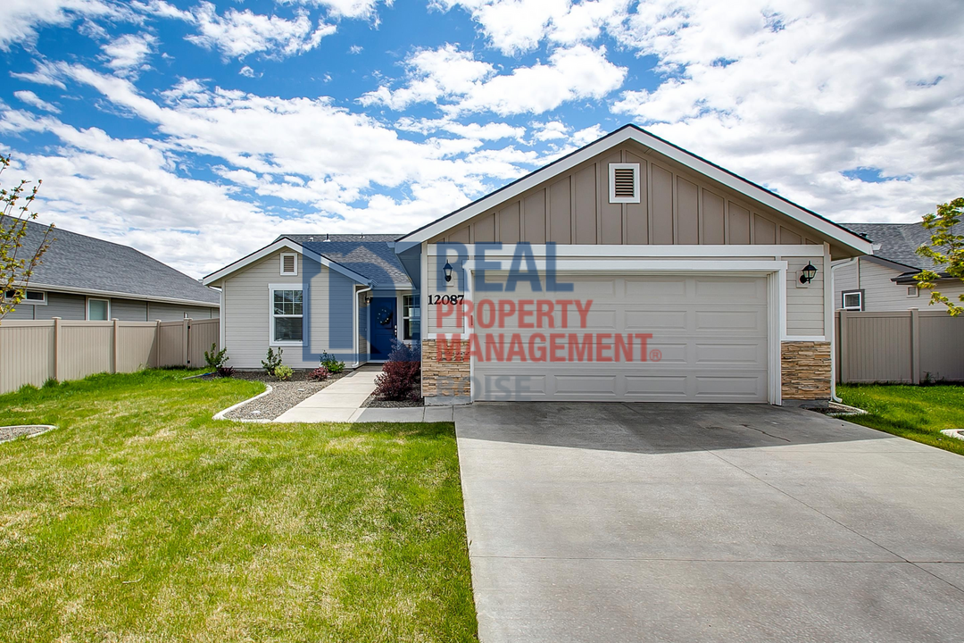 12087 W Soapstone Dr in Nampa, ID - Building Photo