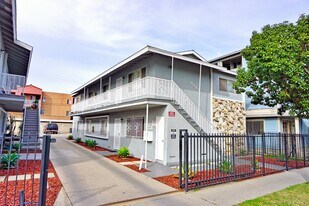 6645 Hammond Ave in Long Beach, CA - Building Photo