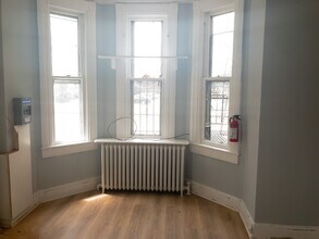 1204 John St, Unit 2 in Baltimore, MD - Foto de edificio - Building Photo