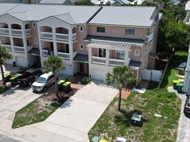 114 18th Ave N in Jacksonville Beach, FL - Building Photo