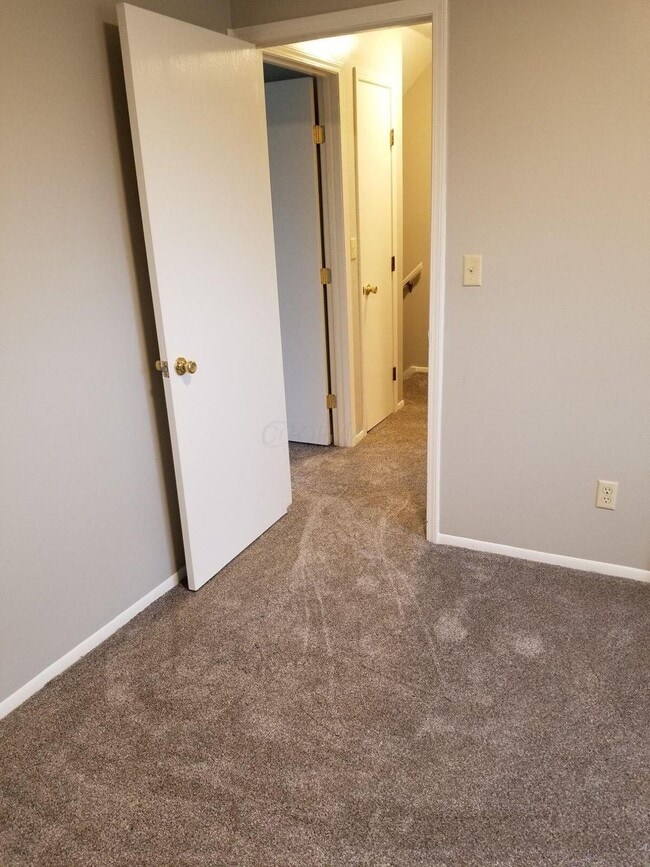 1725 Churchill Downs Rd in Newark, OH - Building Photo - Building Photo