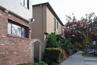 Gibbs Apartments in Sacramento, CA - Building Photo - Building Photo