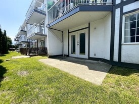 45669 McIntosh Drive110 in Chilliwack, BC - Building Photo