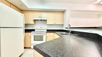 4211 San Marino Blvd in West Palm Beach, FL - Foto de edificio - Building Photo