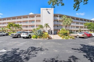 2001 Granada Dr in Coconut Creek, FL - Building Photo - Building Photo