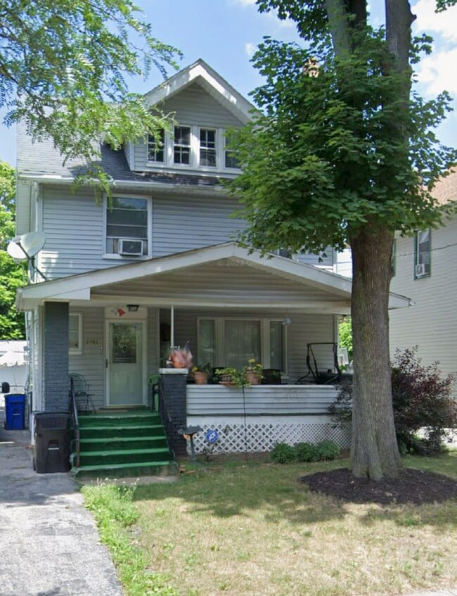 property at 11703 Castlewood Ave