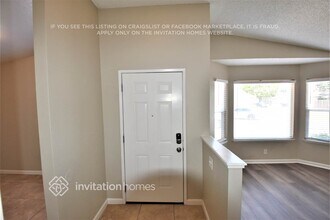 7632 Harmony Oaks Way in Sacramento, CA - Foto de edificio - Building Photo