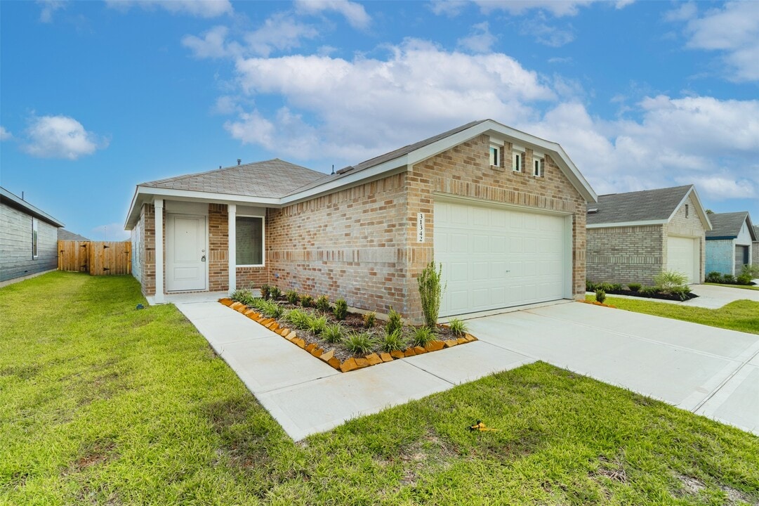 31342 Black Cherry St in Magnolia, TX - Building Photo