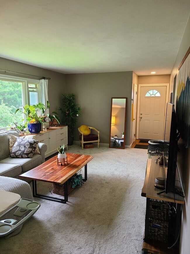 4616 Taylor St NE in Minneapolis, MN - Building Photo - Building Photo