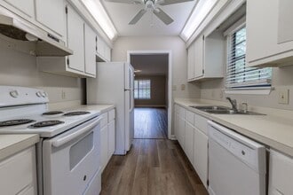 320 Volanta Ave in Fairhope, AL - Building Photo - Building Photo
