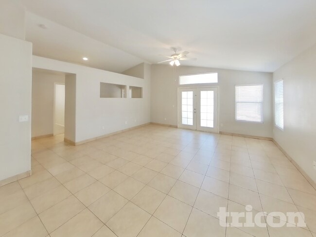 10446 W Orange Dr in Glendale, AZ - Building Photo - Building Photo