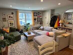 6 Hazelmere Rd, Unit 1 in Boston, MA - Building Photo - Building Photo
