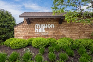 Mission Hills Village in Northbrook, IL - Building Photo