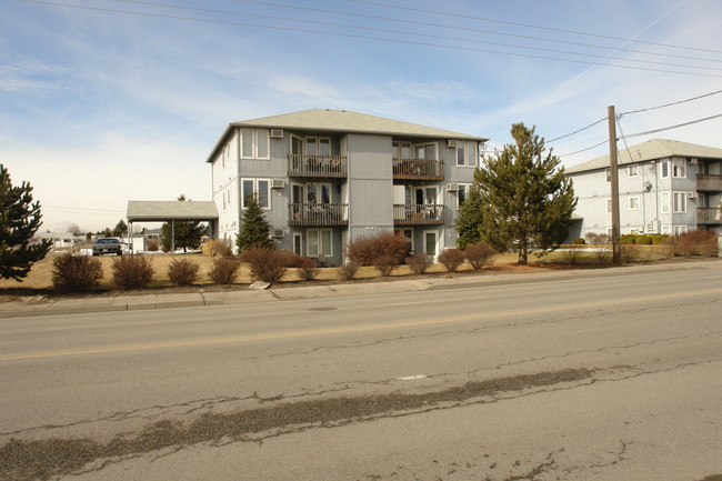 4421-4523 N Sullivan Rd in Spokane, WA - Foto de edificio - Building Photo