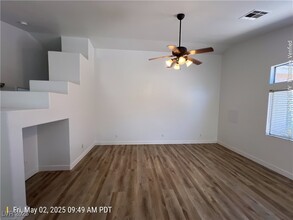 1064 Bootspur Dr in Henderson, NV - Building Photo - Building Photo