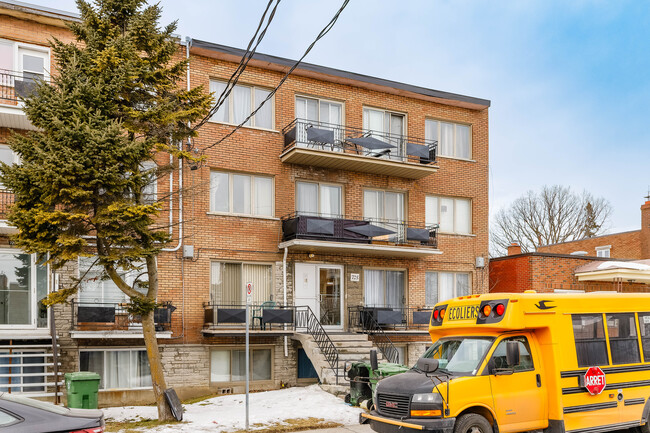 725 7E Av in Lachine, QC - Building Photo - Building Photo