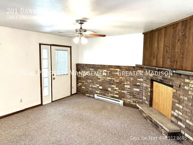 201 Danbury Ct in Deforest, WI - Building Photo - Building Photo