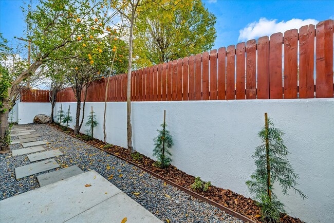 22136 Gilmore St in Los Angeles, CA - Building Photo - Building Photo