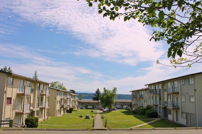 Discovery Village in Campbell River, BC - Building Photo - Building Photo