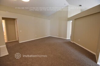 6939 Crown Lake Dr in Gibsonton, FL - Foto de edificio - Building Photo