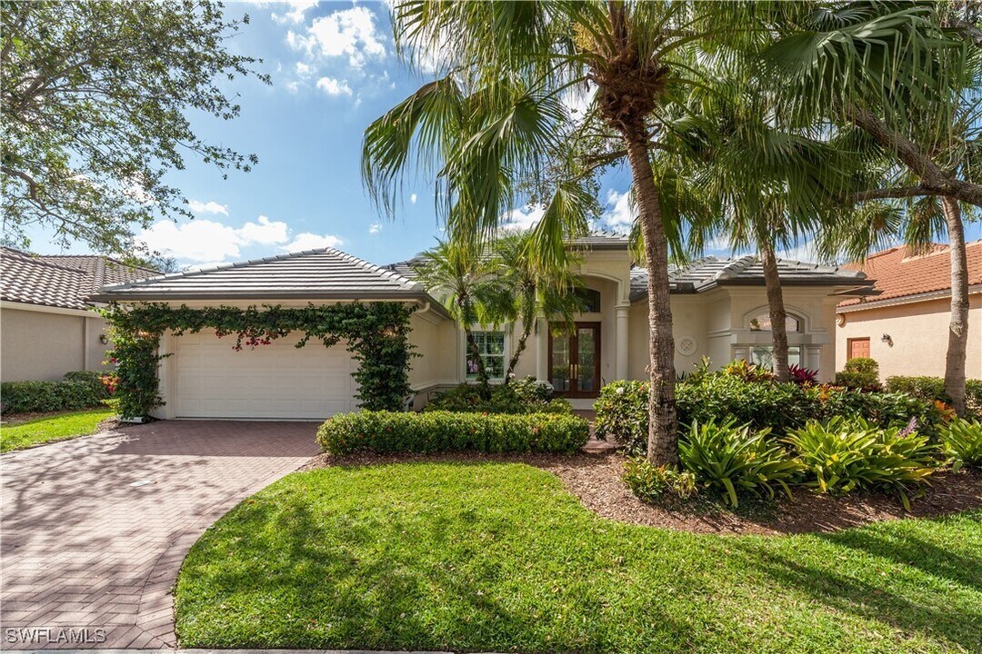 1107 Augusta Falls Way in Naples, FL - Building Photo