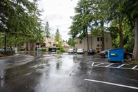 Wedgewood Condominiums in Bellevue, WA - Foto de edificio - Building Photo