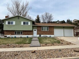 2706 Flintridge Dr in Colorado Springs, CO - Building Photo