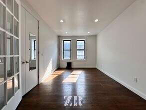 410 Eastern Pkwy in Brooklyn, NY - Building Photo - Building Photo