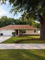618 Meadow Park Dr in Minneola, FL - Building Photo