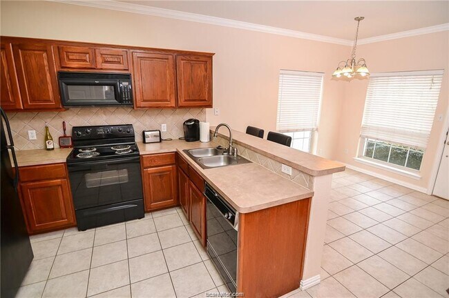 1001 Krenek Tap Rd in College Station, TX - Building Photo - Building Photo