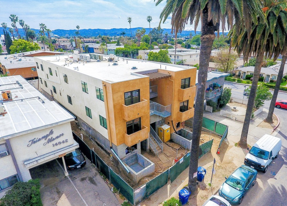 Friar O-Zone Property in Van Nuys, CA - Building Photo