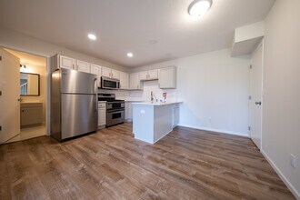 2246 Flamingo Dr in Shakopee, MN - Building Photo - Building Photo