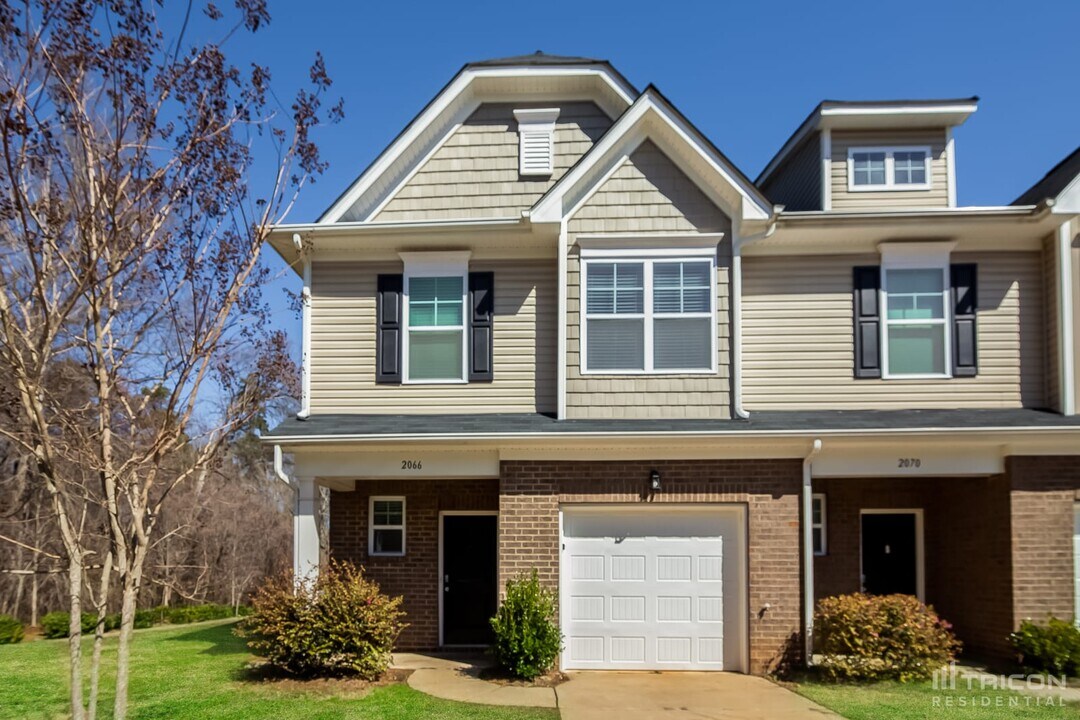 2066 Aragon Lane in Gastonia, NC - Building Photo