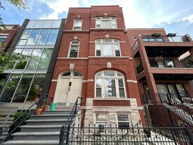 1013 N Winchester Ave in Chicago, IL - Building Photo