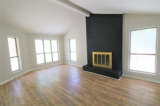 2705 Wilmington Dr in Dickinson, TX - Building Photo - Building Photo