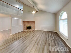 433 Candlestick Trail, Unit 1421 in Saginaw, TX - Foto de edificio - Building Photo