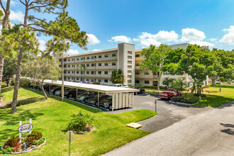 Terrace Park of Five Towns in St. Petersburg, FL - Building Photo - Building Photo