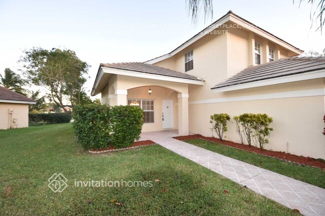 8640 Rosalie Ct in Boynton Beach, FL - Building Photo - Building Photo