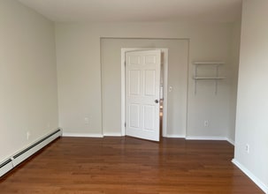 75 Putnam St, Unit 1 in Boston, MA - Building Photo - Building Photo