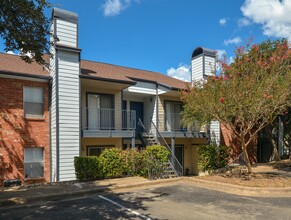 Centennial Place Apartments in Austin, TX - Building Photo - Building Photo