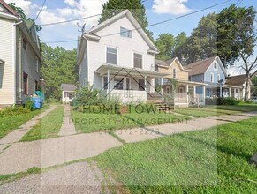 217 N Butler Blvd in Lansing, MI - Building Photo - Building Photo