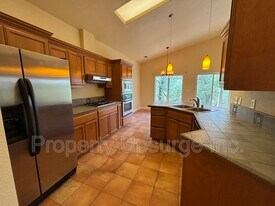 21967 Klamath River Pl in Cottonwood, CA - Building Photo