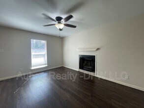 5516 Lewis Ct in North Richland Hills, TX - Foto de edificio - Building Photo