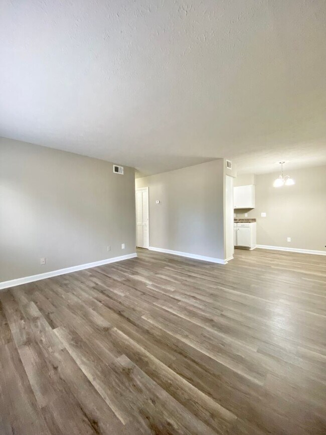 801 Old Manor Rd-Unit -BG0801 in Columbia, SC - Foto de edificio - Building Photo