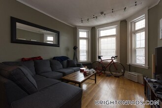 1874 Commonwealth Ave, Unit 1 in Boston, MA - Building Photo - Building Photo