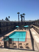 15111 Washington Ave in San Leandro, CA - Building Photo