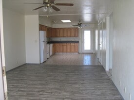 470 S Bowie Ave in Willcox, AZ - Building Photo