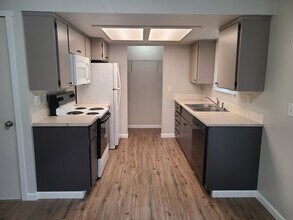 4333 Ruddell Rd SE in Lacey, WA - Building Photo - Building Photo