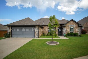11013 Augusta Dr in Jenks, OK - Building Photo