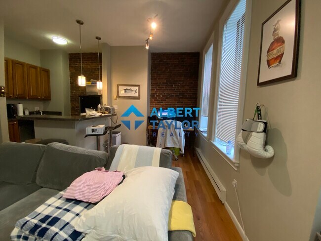 30 Isabella St, Unit 8 in Boston, MA - Building Photo - Building Photo